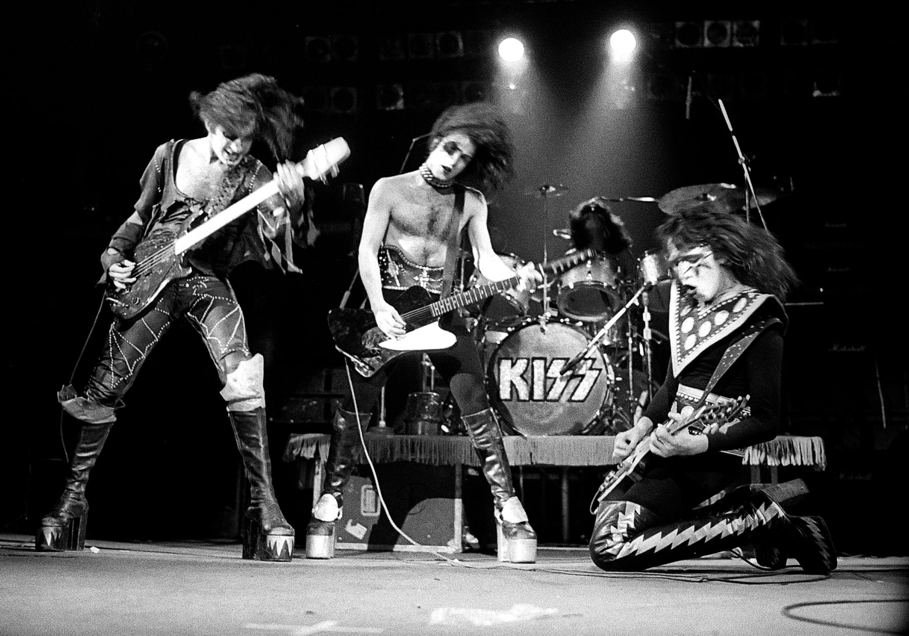 kiss tour 1975